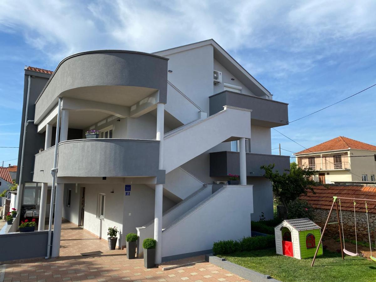 Apartments Nada Sukosan Exterior photo