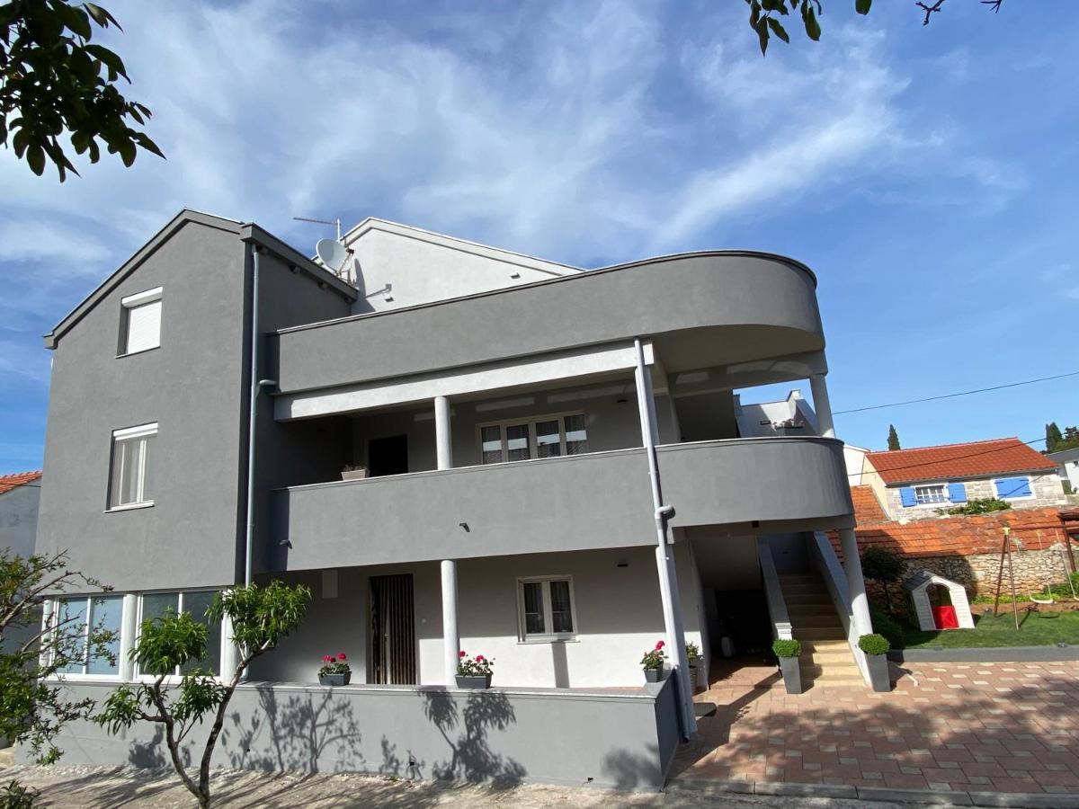 Apartments Nada Sukosan Exterior photo